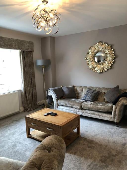 Stunning In The Heart Of Broadway Apartment *
