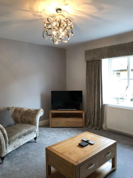 Apartment Stunning In The Heart Of Broadway
